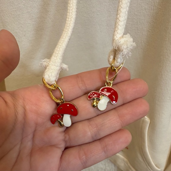 NWT | Box Lunch Exclusive | Hello Kitty and Friends |  White Cream Hoodie | XL 🍄 - Picture 14 of 14